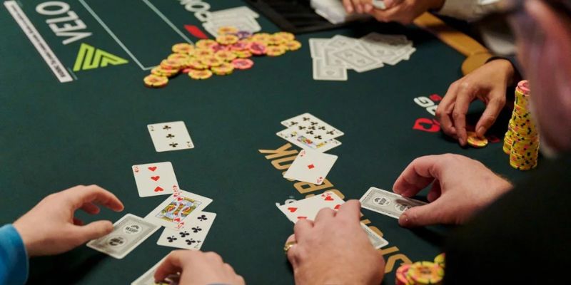 5 vòng cược cơ bản trong luật Poker quốc tế